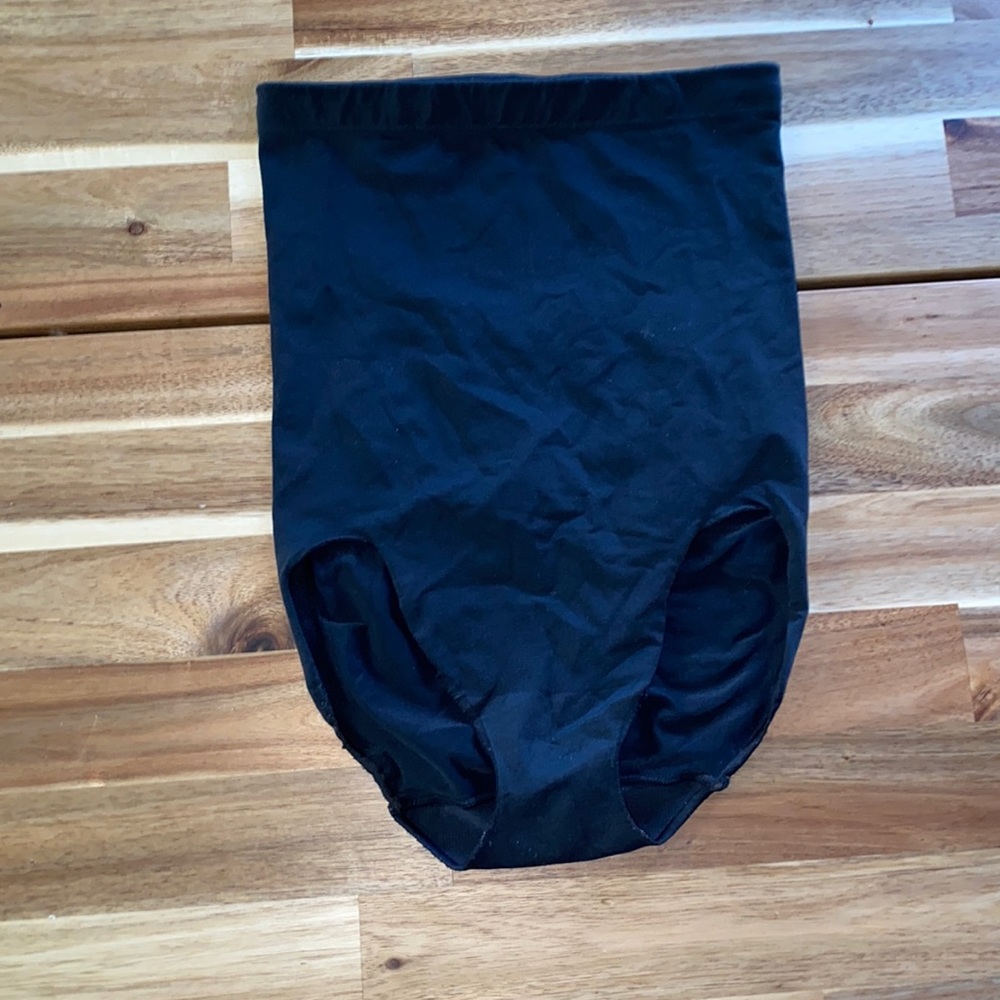 Women’s shapewear